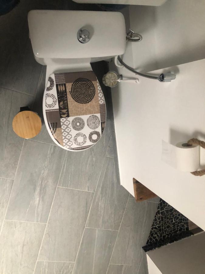 Au Coeur Du Senechal Apartment Marquise Bagian luar foto