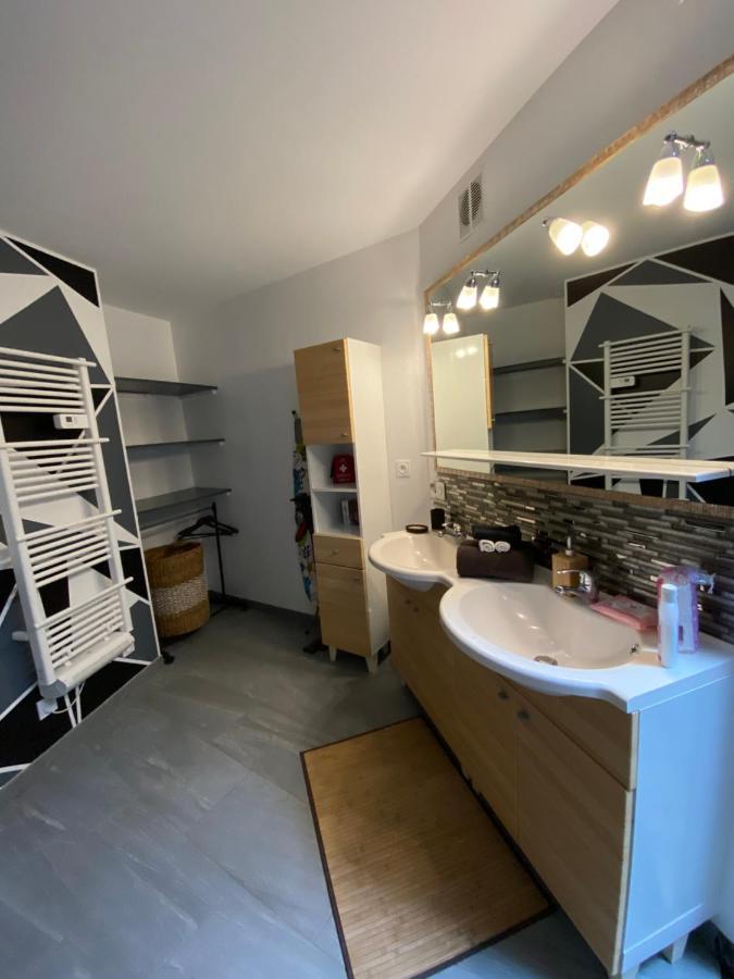 Au Coeur Du Senechal Apartment Marquise Bagian luar foto
