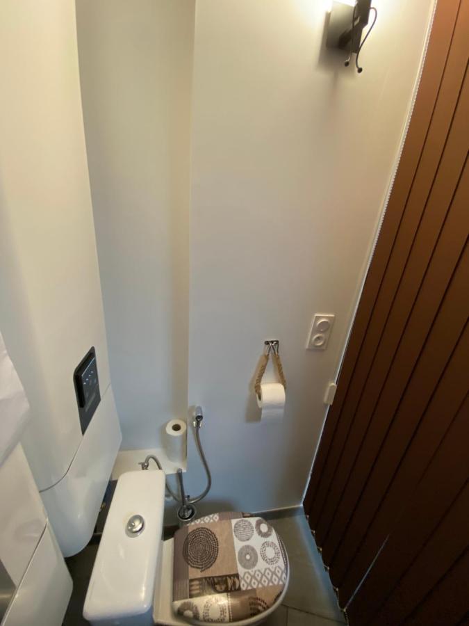 Au Coeur Du Senechal Apartment Marquise Bagian luar foto