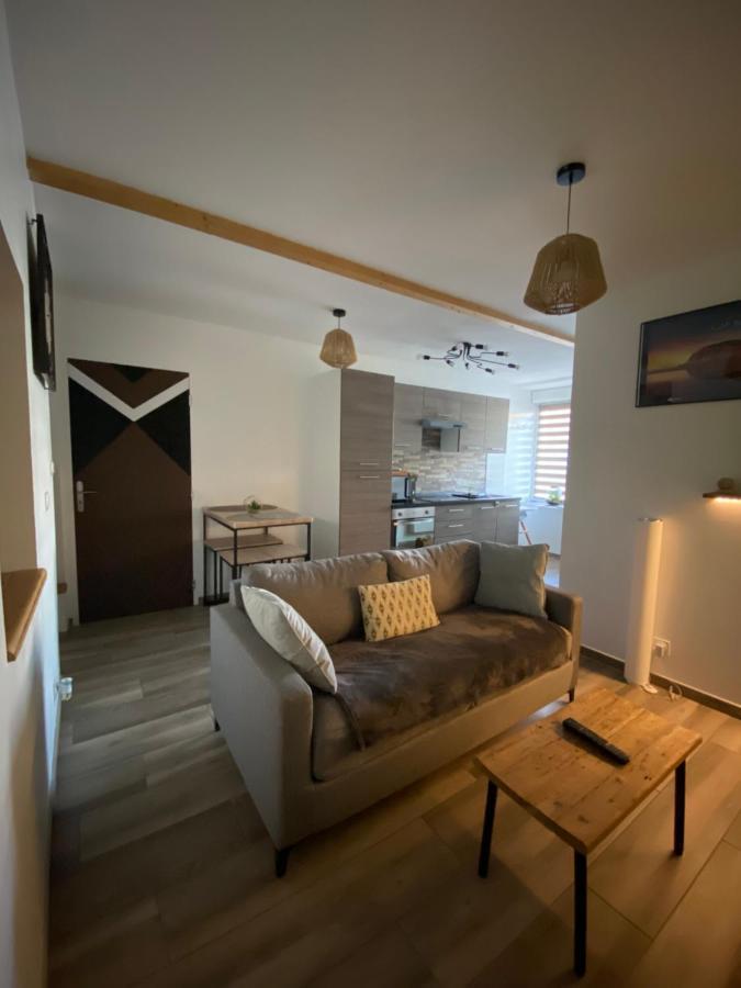 Au Coeur Du Senechal Apartment Marquise Bagian luar foto